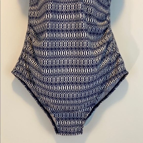 Ocean Lily Women’s One Piece Swimsuit Size SP - Picture 3 of 9